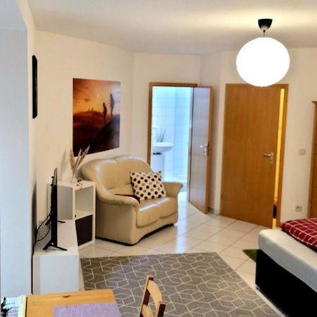 Wohlfuehl-Ferienwohnung Mit Tiefgarage Im Gruenen Oberhof  Kültér fotó