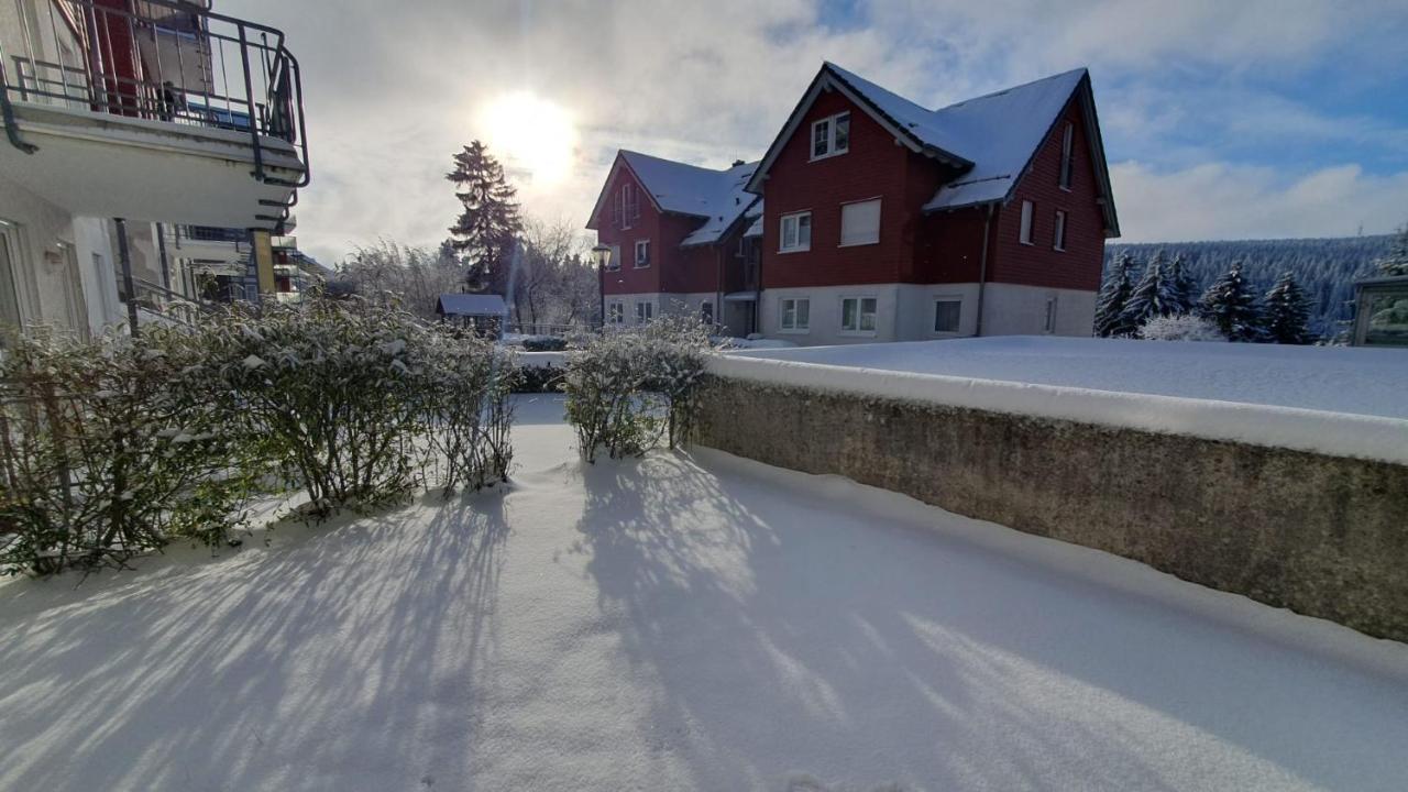 Wohlfuehl-Ferienwohnung Mit Tiefgarage Im Gruenen Oberhof  Kültér fotó