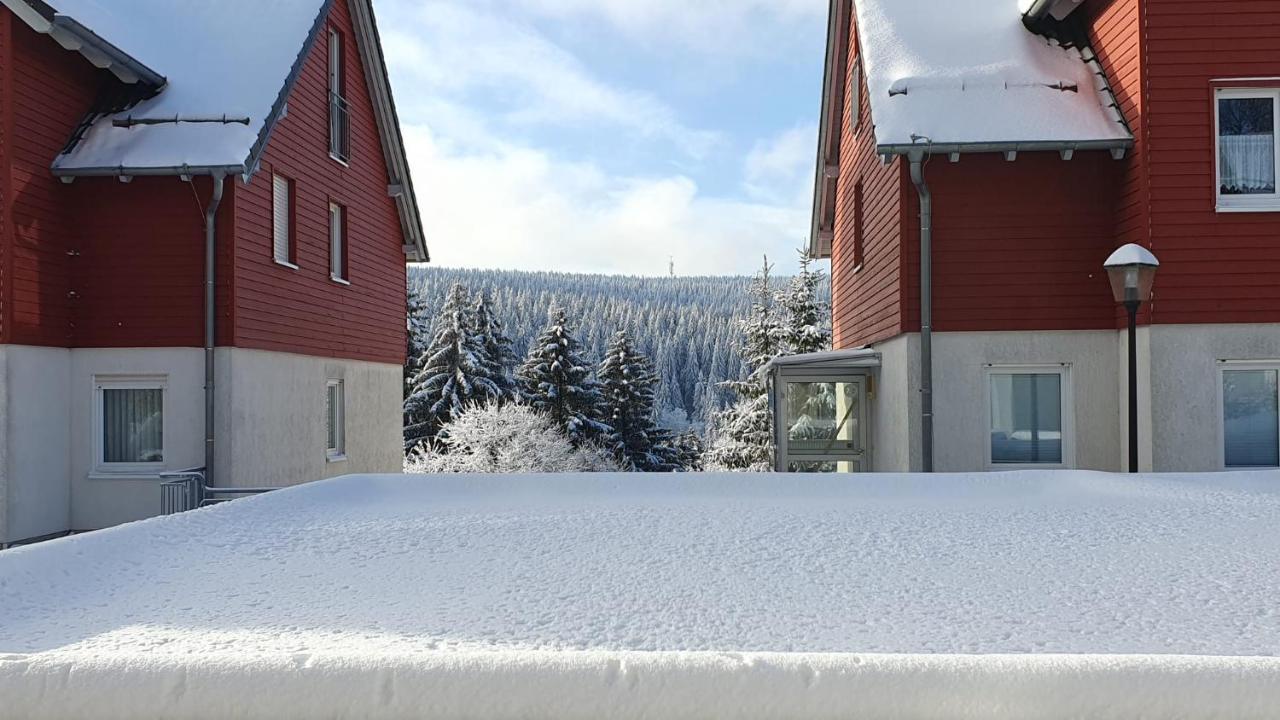 Wohlfuehl-Ferienwohnung Mit Tiefgarage Im Gruenen Oberhof  Kültér fotó