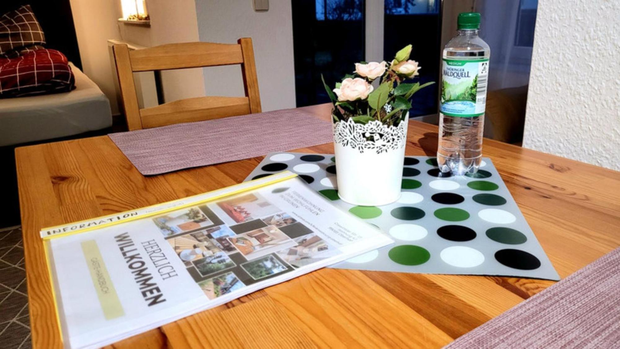 Wohlfuehl-Ferienwohnung Mit Tiefgarage Im Gruenen Oberhof  Kültér fotó